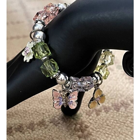 Flowers & butterfly bead charm bracelet - Picture 3 of 9